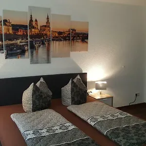 Dresden-neustadt Mit Parkplatz , Dresden Deutschland